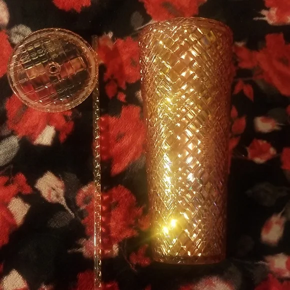 Starbucks holiday Venti 2021 Holiday Collection Rose Gold jeweled Tumbler